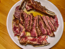 Cargar imagen en el visor de la galería, CHULETÓN VACA FRISONA PREMIUM (0,9-1kg aprox)