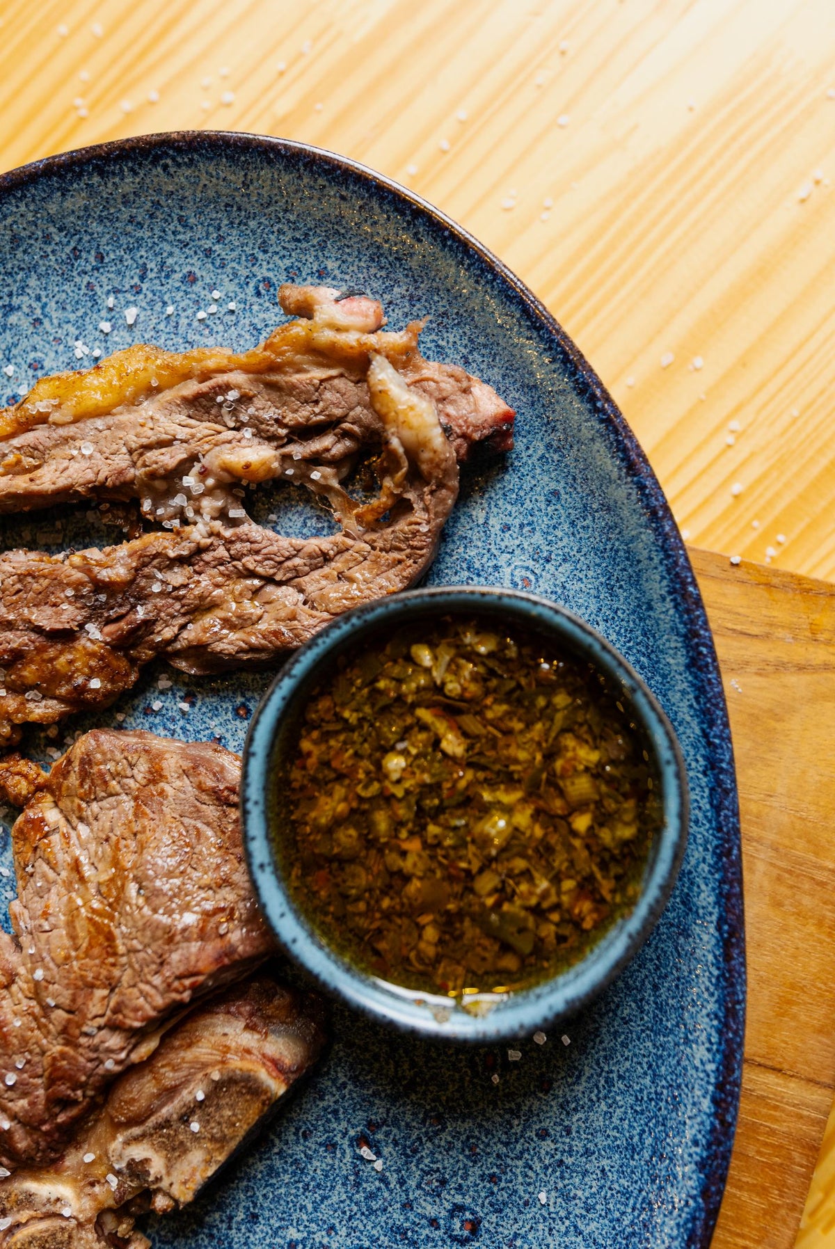 Entrecot con chimichurri de Argentina